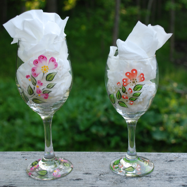 Easy hand painted wine glasses with love.